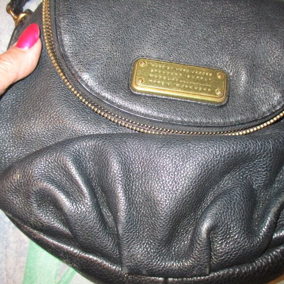 marc  by marc jacobs black leather crossbody - Picture 1 of 3